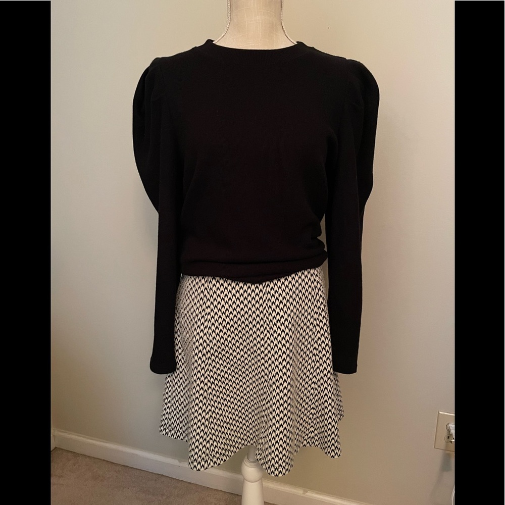 Loft black & white herringbone skirt- size Medium Petite